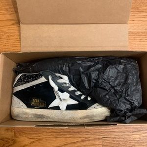 Golden Goose black sneaker mid star